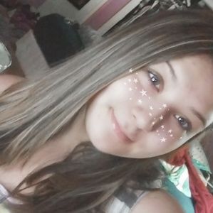 Meet your Posher, Chloe